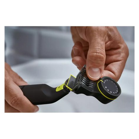 Philips | OneBlade Pro Shaver for Face and Body | QP6541/15 | Operating time (max) 90 min | Wet & Dry | Lithium Ion | Black - 5
